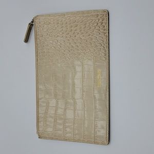 Dooney & Bourke Pouch